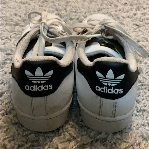 Adidas Superstar shoes - Picture 2 of 3